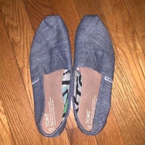 Toms canvas shoes